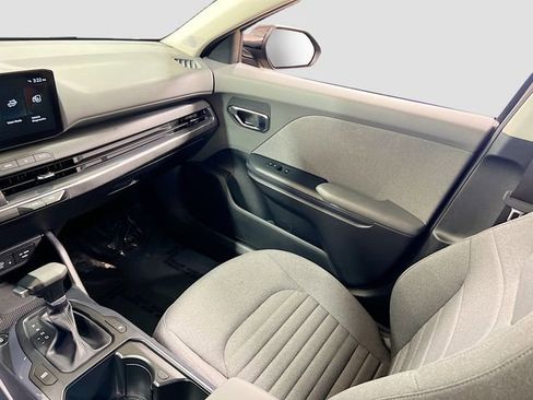 Used 2025 Kia K4 EX image 25