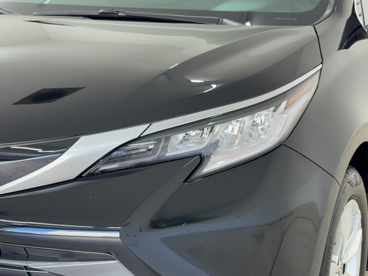 Certified 2026 Toyota Sienna Limited FWD image 12