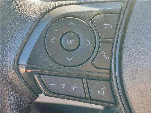 Used 2024 Toyota Corolla Cross L FWD image 14