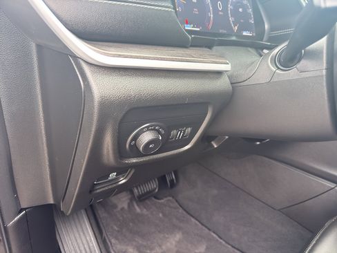 Used 2024 Jeep Grand Cherokee L Limited AWD/4WD image 14