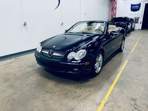 Used 2009 Mercedes-Benz CLK 350 Cabriolet image 3