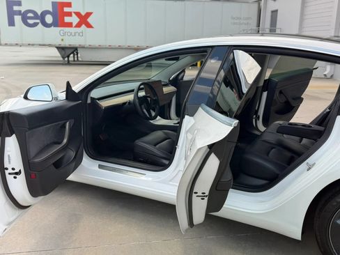 Used 2020 Tesla Model 3 Long Range AWD/4WD image 16