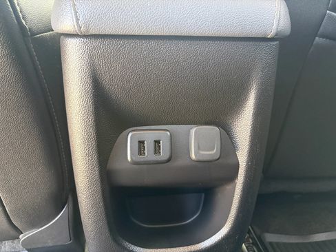 Used 2018 Chevrolet Colorado Z71 RWD image 34