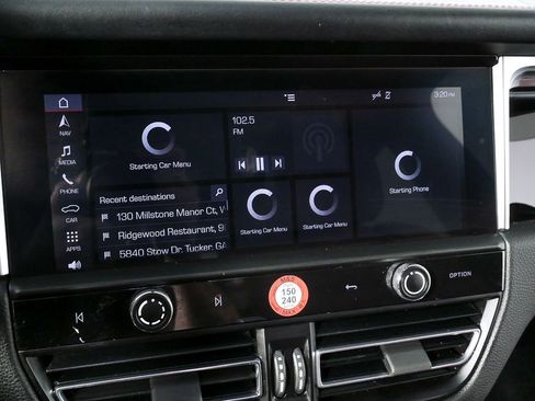 Certified 2024 Porsche Macan image 15