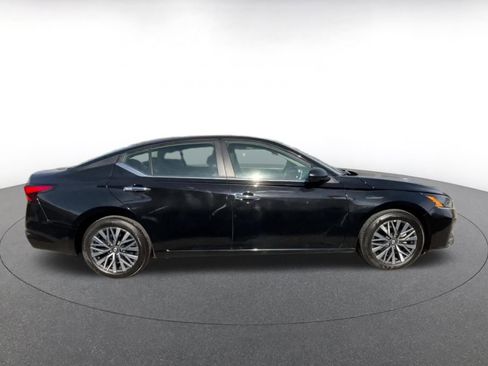 Used 2025 Nissan Altima 2.5 SV image 16