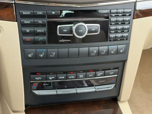 Used 2013 Mercedes-Benz E 350 Cabriolet image 23