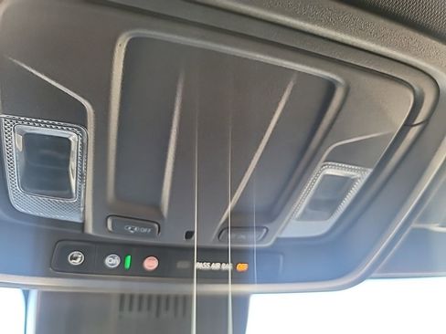 Certified 2025 GMC Sierra 1500 SLT image 24