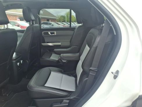 Certified 2022 Ford Explorer XLT w/ Equipment Group 202A AWD/4WD image 12