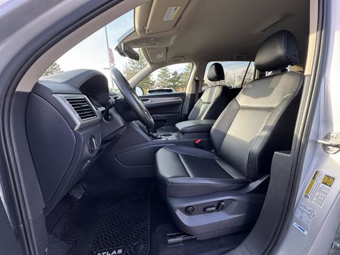 Used 2019 Volkswagen Atlas SE w/ Towing Package image 4