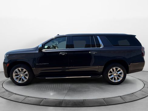 Used 2023 Chevrolet Suburban Premier AWD/4WD image 3