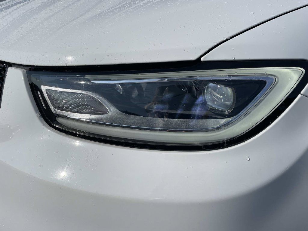 Used 2025 Chrysler Pacifica Limited FWD image 34