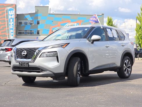 Used 2023 Nissan Rogue SV AWD/4WD image 19