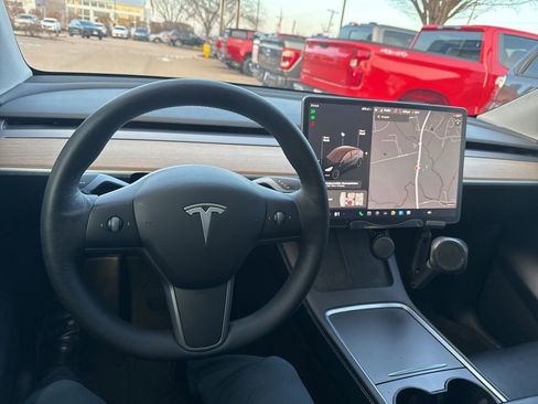 Used 2021 Tesla Model Y Long Range image 43