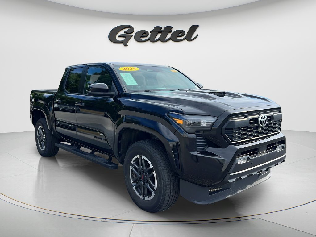 Used 2024 Toyota Tacoma TRD Sport w/ TRD Sport Upgrade Package RWD image 3