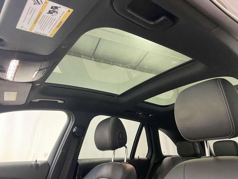 Used 2021 Mercedes-Benz GLC 300 4MATIC w/ Premium Package image 15