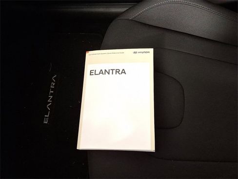 Used 2023 Hyundai Elantra SEL w/ Convenience Package image 27