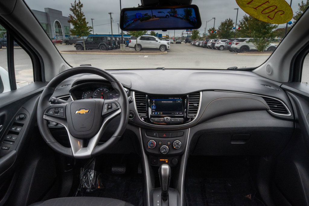 Used 2018 Chevrolet Trax LT w/ LT Convenience Package FWD image 14