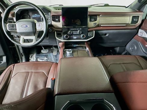 Used 2024 Ford Expedition Limited RWD image 17