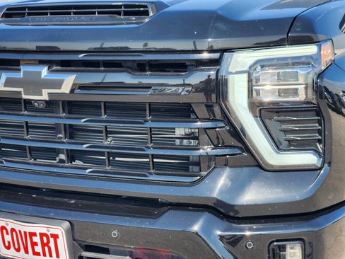 Used 2025 Chevrolet Silverado 2500 LTZ w/ Trail Boss Package AWD/4WD image 8