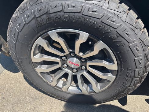 Used 2021 GMC Sierra 1500 AT4 w/ AT4 Premium Package image 19