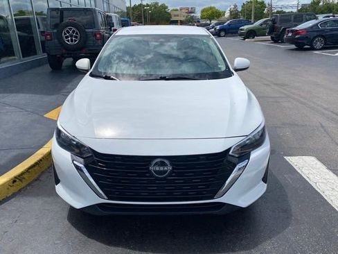 Used 2024 Nissan Sentra SV FWD image 3
