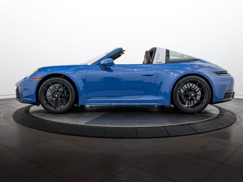 Certified 2025 Porsche 911 Targa 4S AWD/4WD image 2