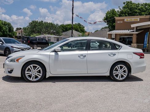 Used 2015 Nissan Altima 3.5 SL FWD image 8