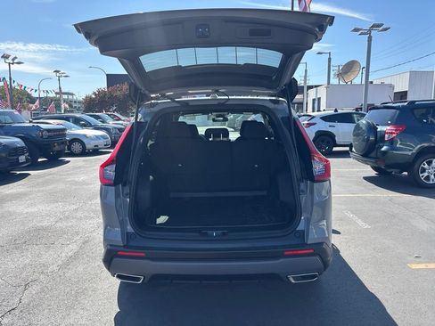 Used 2025 Honda CR-V Sport image 11