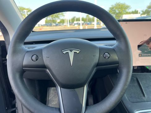 Used 2023 Tesla Model Y Long Range AWD/4WD image 14