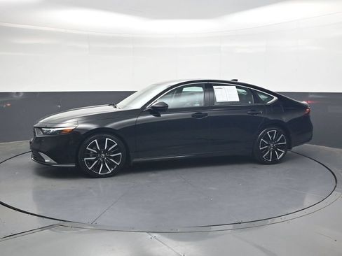Used 2025 Honda Accord Touring image 12