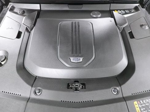 Used 2024 Cadillac Lyriq Sport AWD/4WD image 37