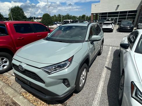 Used 2021 Toyota RAV4 XLE w/ Convenience Package AWD/4WD image 11