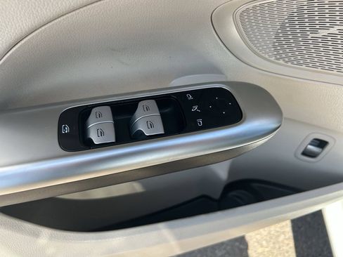Used 2025 Mercedes-Benz C 300 4MATIC Sedan image 29