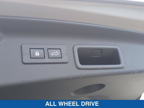 Used 2025 Subaru Forester Premium AWD/4WD image 34