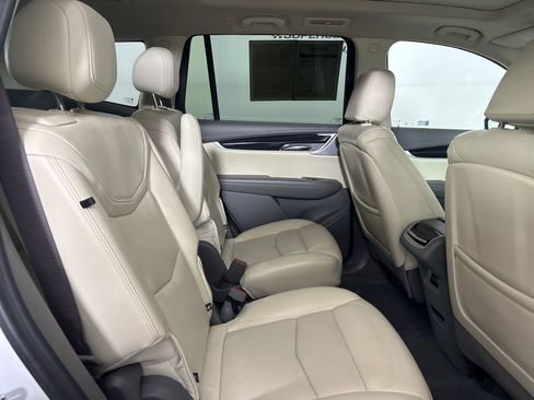 Used 2024 Cadillac XT6 Premium Luxury w/ LPO, Floor Liner Package AWD/4WD image 27