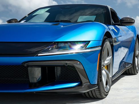 Certified 2025 Ferrari 12Cilindri image 8