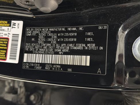 Used 2020 Toyota Highlander XLE image 11