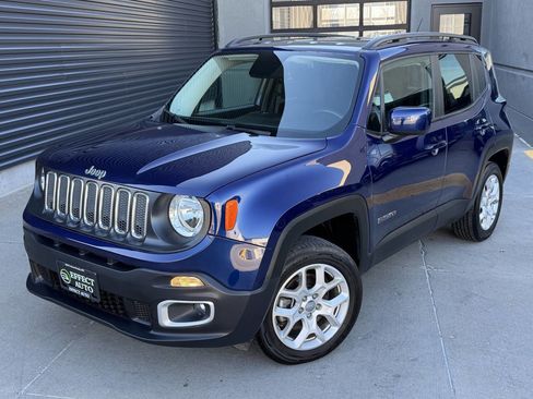 Used 2017 Jeep Renegade Latitude w/ Cold Weather Group image 2