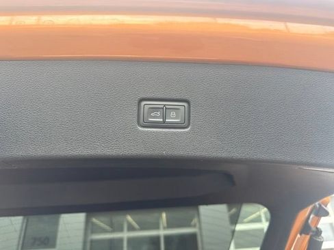 Used 2019 Audi Q8 Prestige w/ Towing Package AWD/4WD image 12