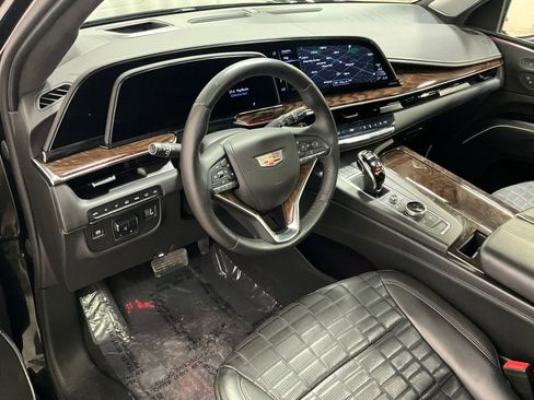 Used 2022 Cadillac Escalade ESV Sport Platinum w/ LPO, ONYX Package image 13