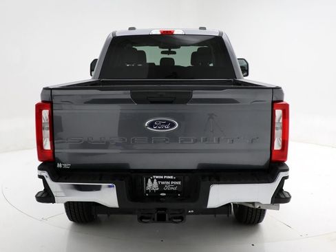 Used 2024 Ford F250 XLT image 9