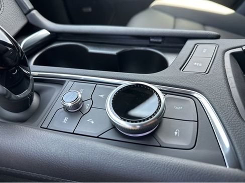New 2025 Cadillac XT5 Premium Luxury FWD image 19