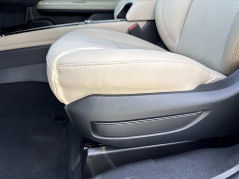 New 2026 Lincoln Corsair Reserve image 21