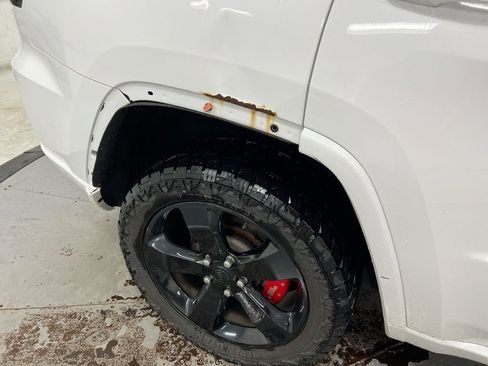 Used 2015 Jeep Grand Cherokee Altitude AWD/4WD image 31