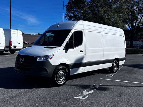 Used 2025 Mercedes-Benz Sprinter 2500 image 5