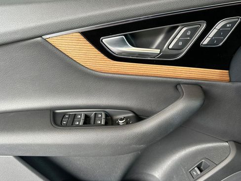 Used 2017 Audi Q7 3.0T Prestige image 10