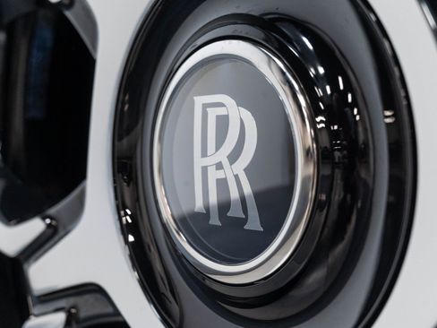 Used 2021 Rolls-Royce Cullinan Black Badge AWD/4WD image 32