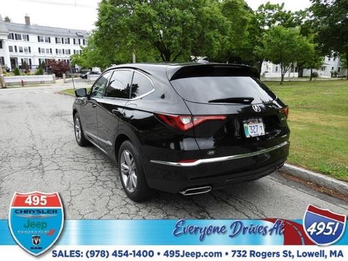 Used 2023 Acura MDX SH-AWD image 3