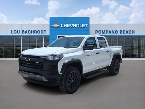 Used 2025 Chevrolet Colorado Trail Boss AWD/4WD image 3