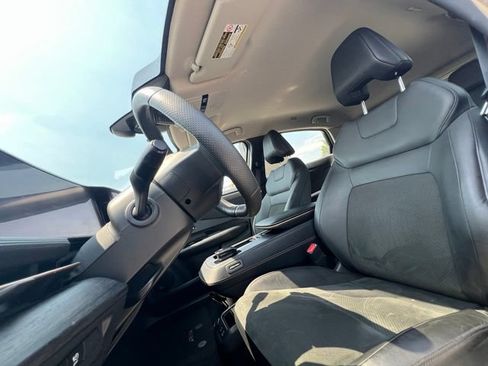 Used 2023 Nissan Ariya FWD image 13